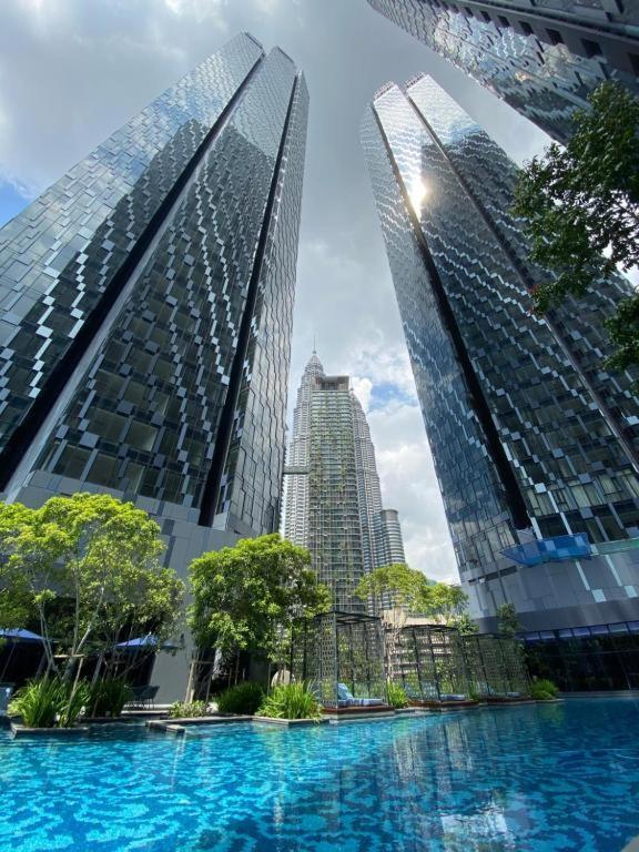 Star Holiday Sky Pool Klcc クアラルンプール エクステリア 写真