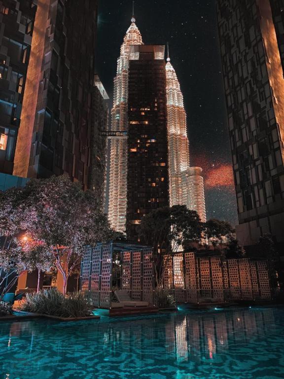 Star Holiday Sky Pool Klcc クアラルンプール エクステリア 写真