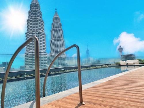 Star Holiday Sky Pool Klcc クアラルンプール エクステリア 写真