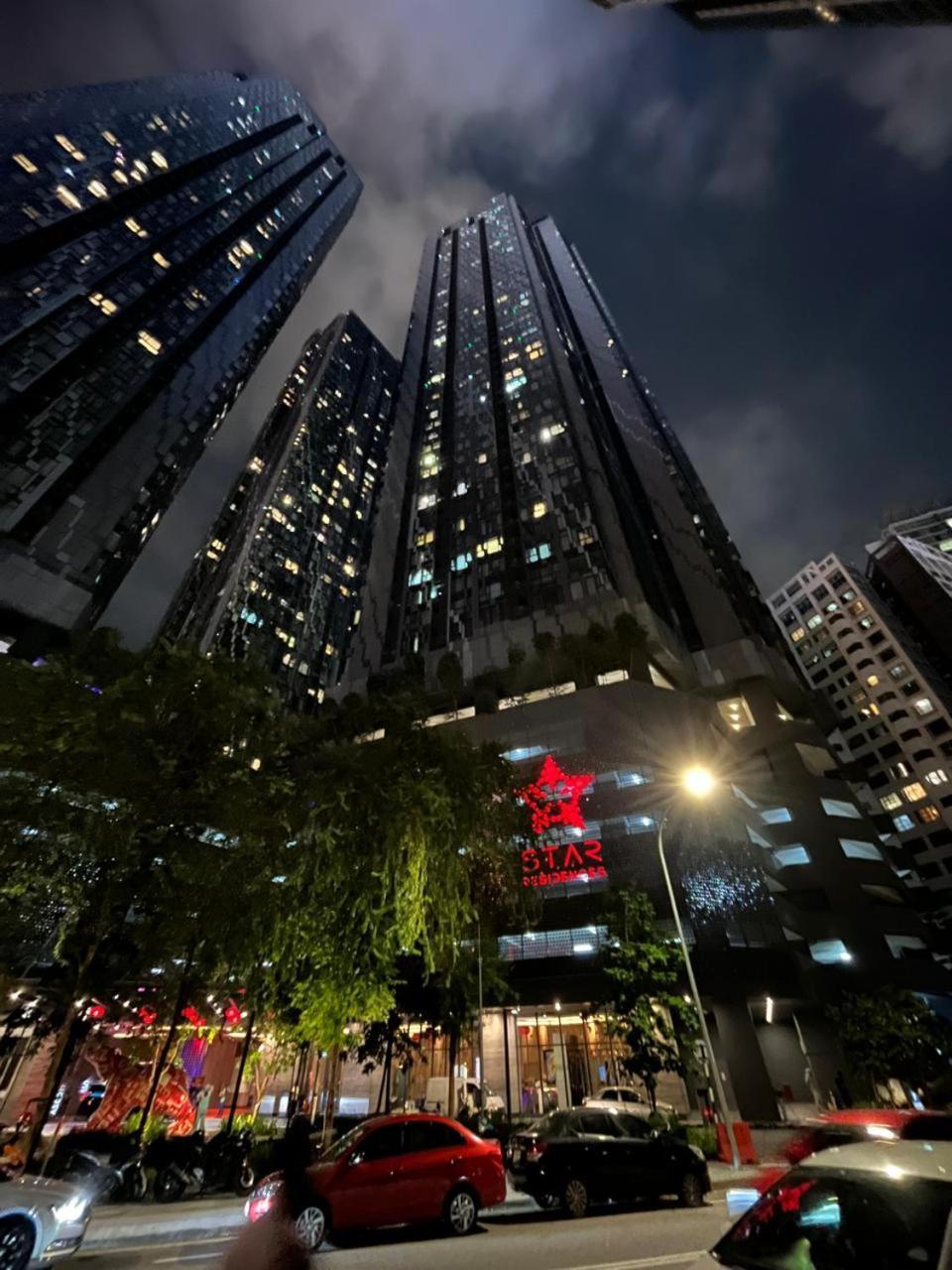 Star Holiday Sky Pool Klcc クアラルンプール エクステリア 写真
